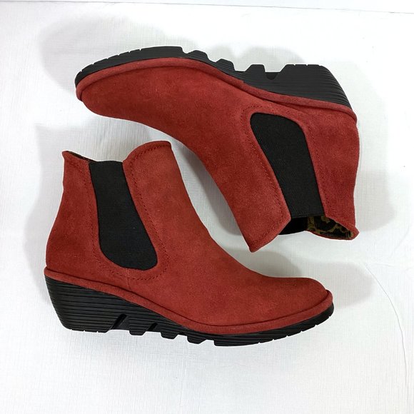 NWOT Fly London Phil Suede Wedge Chelsea Boot - Size 38 (7.5-8) - Picture 2 of 7